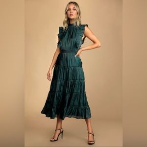 ✨Take a Glance Emerald Green Tiered Mock Neck Midi Dress